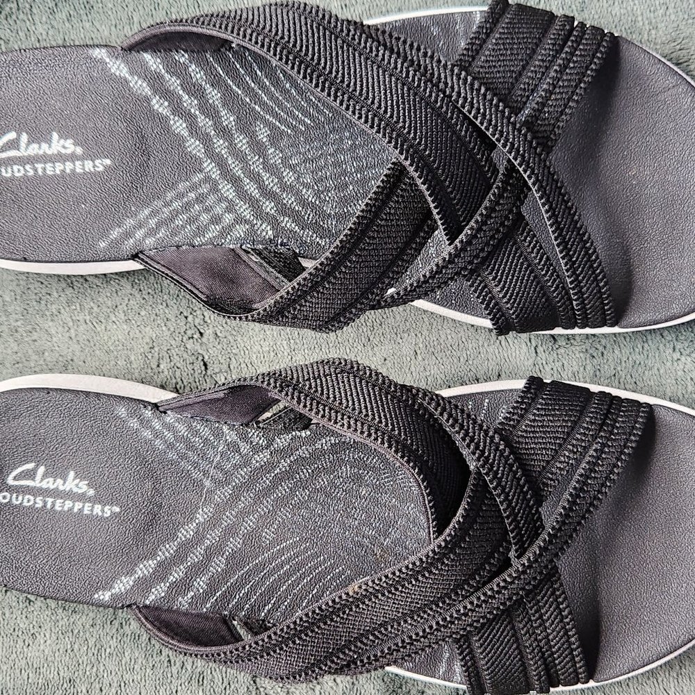 Women's 8 W Clarks Mira Isle Cloudsteppers Black & White Memory Foam Sandals